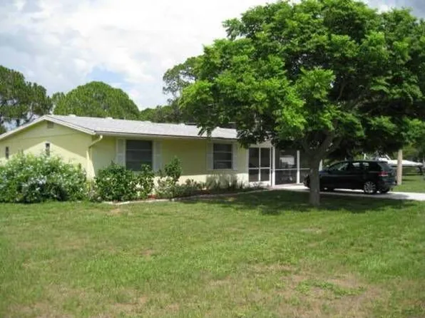 2051 Alamander Ave, Englewood, FL 34223