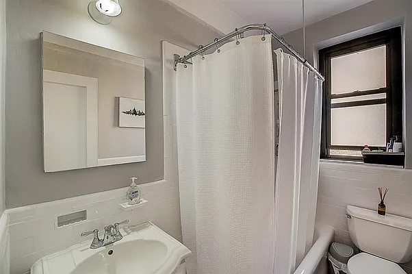 Sold by Redfin Real Estate | media 14