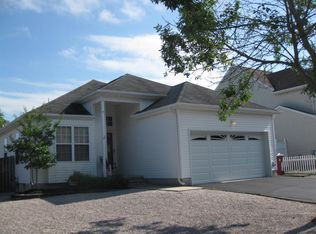 11 Dolphin Cir W, Bayville, NJ 08721