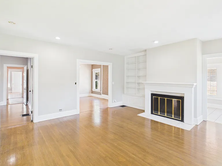2044 Douglass Blvd #2 — Photo 3