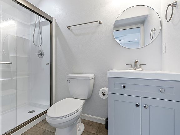 Full en-suite bathroom