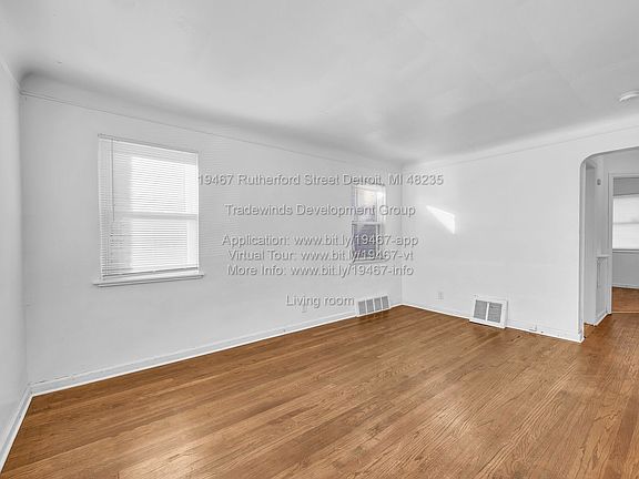 3rd image of 19467 Rutherford St