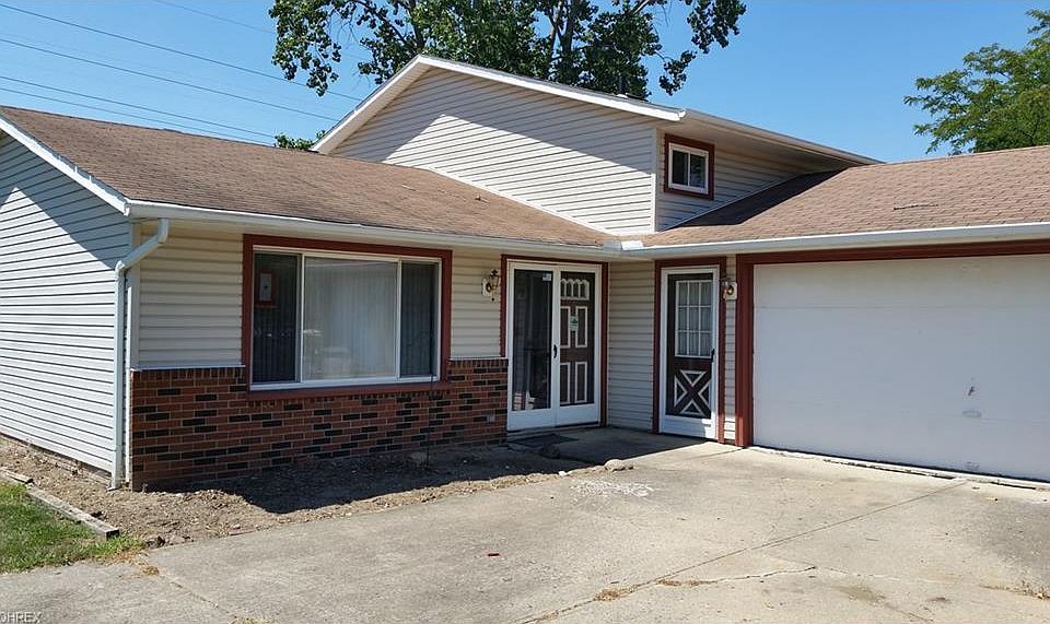 1st image of 35327 Chaucer Dr