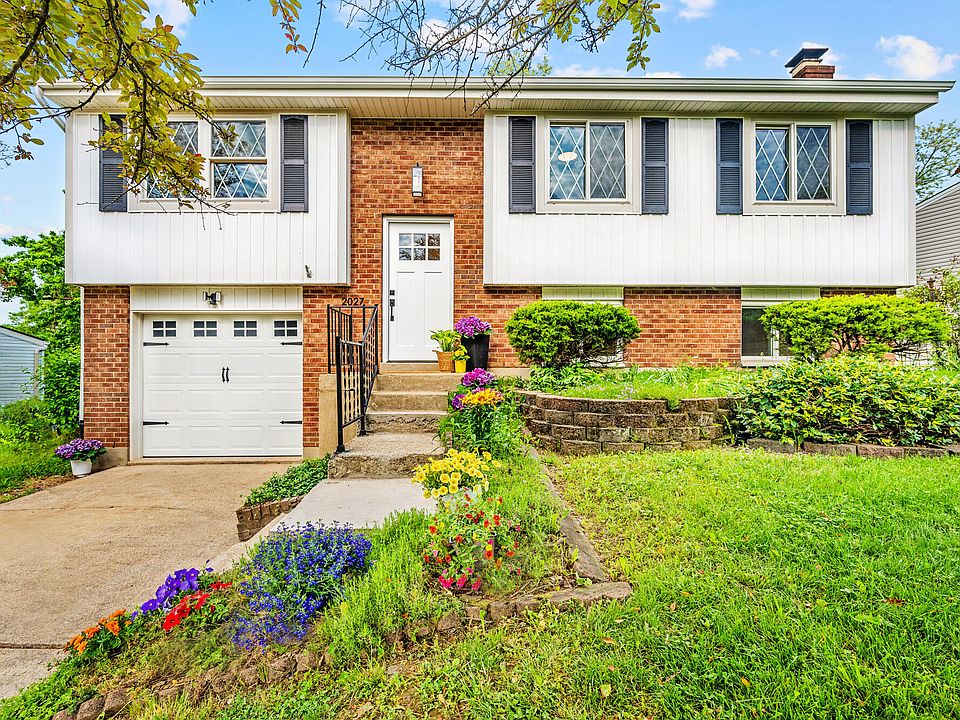 1st image of 2027 Woodcrest Dr