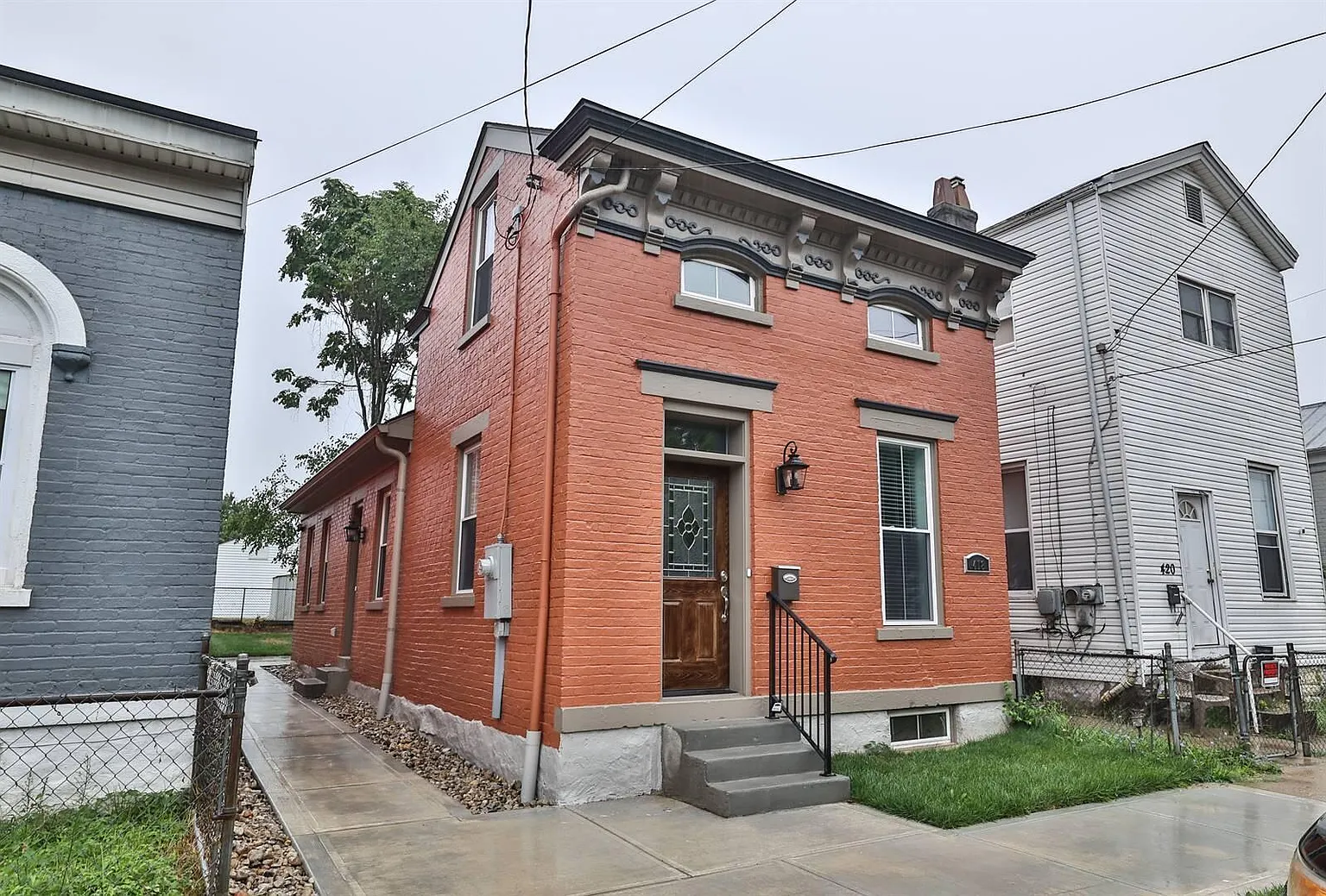 418 Elm St photo 1
