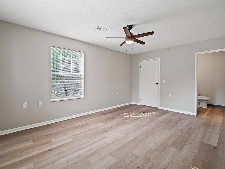 Cherry Tree Village Apartments — Photo 236