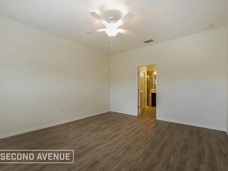 3202 NE 14th Pl — Photo 13