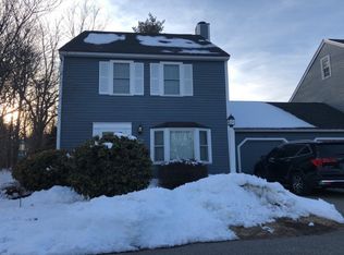 25 Whittier Meadows Dr, Amesbury, MA 01913