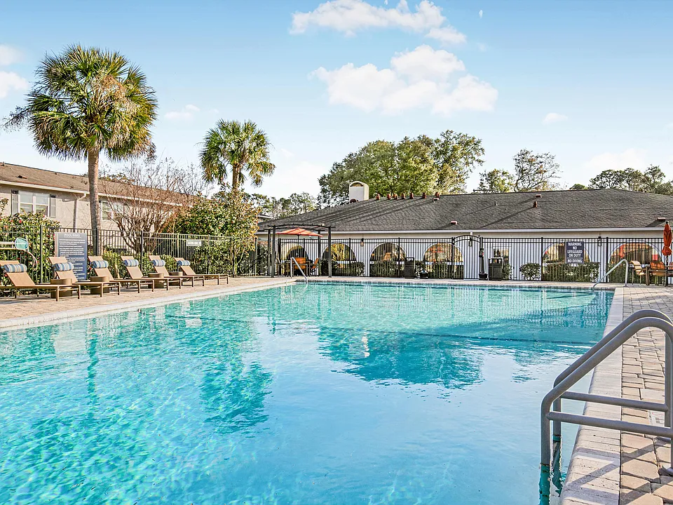 Crescent Place Apartments and Townhomes