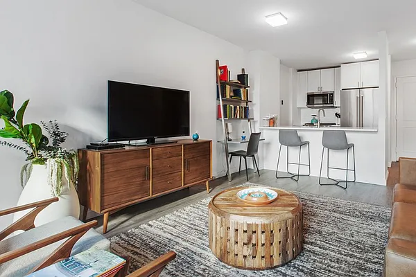 Rented by Mirador Real Estate | media 43