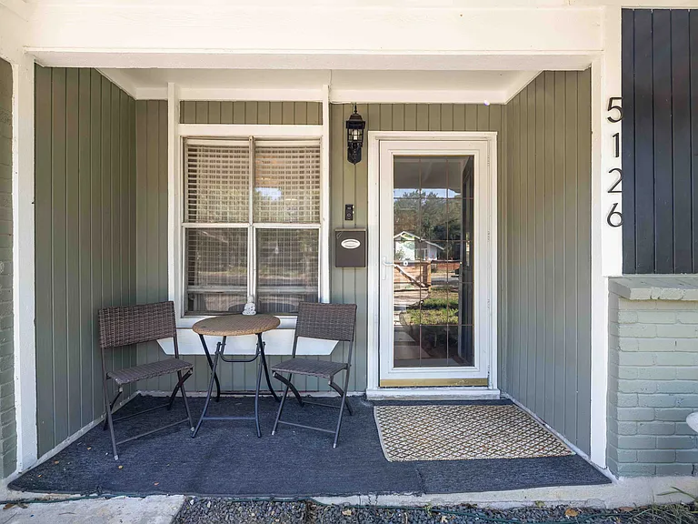 5126 Meadow Creek Dr — Photo 3