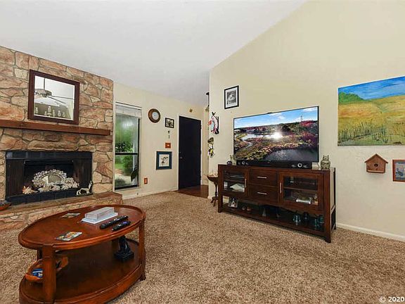5th image of 5635 NW 38th Pl