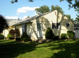 8865 S Ryan Rd, Hometown, IL 60456