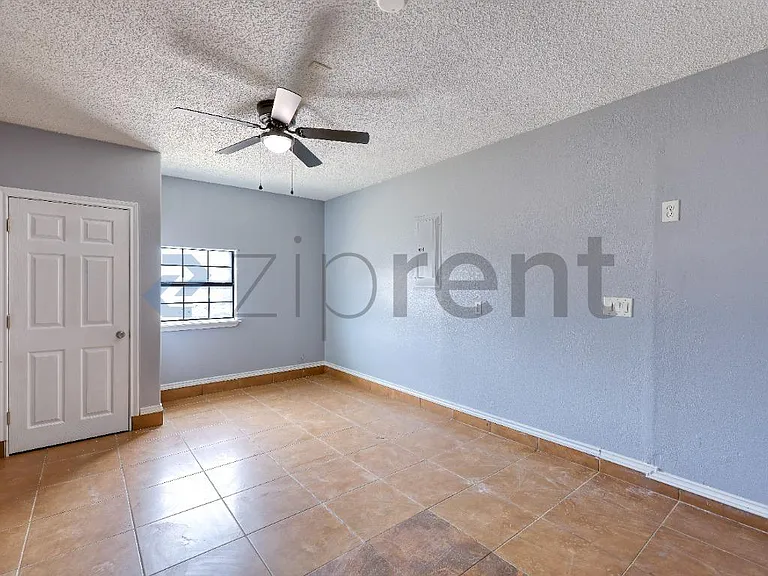 5011 Jason Dr — Photo 32