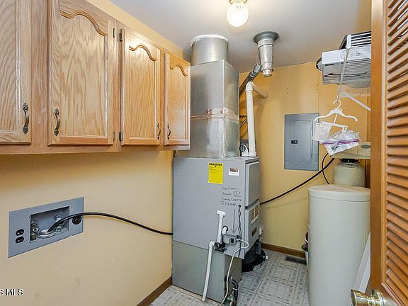 2nd image of 305 G St