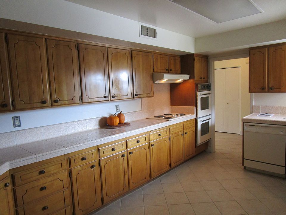 2nd image of 2805 Mason Ave