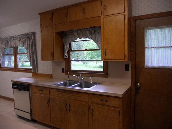 4th image of 5576 Spotswood Cir