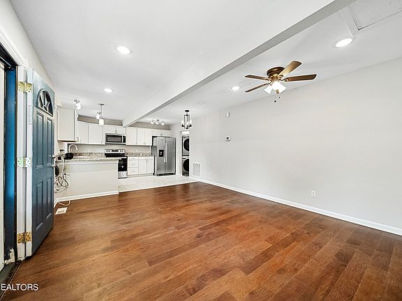 3rd image of 1305 Boruff St