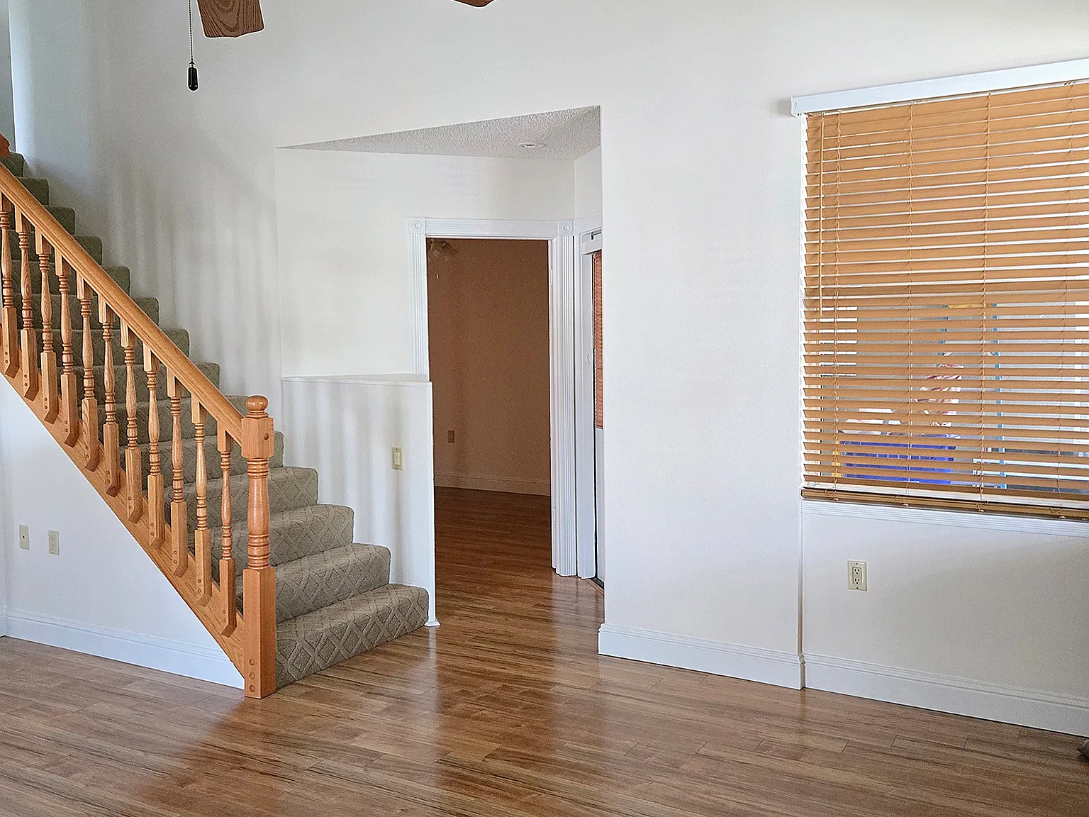 3 bed, 1296 sqft, $2,500 — Photo 2