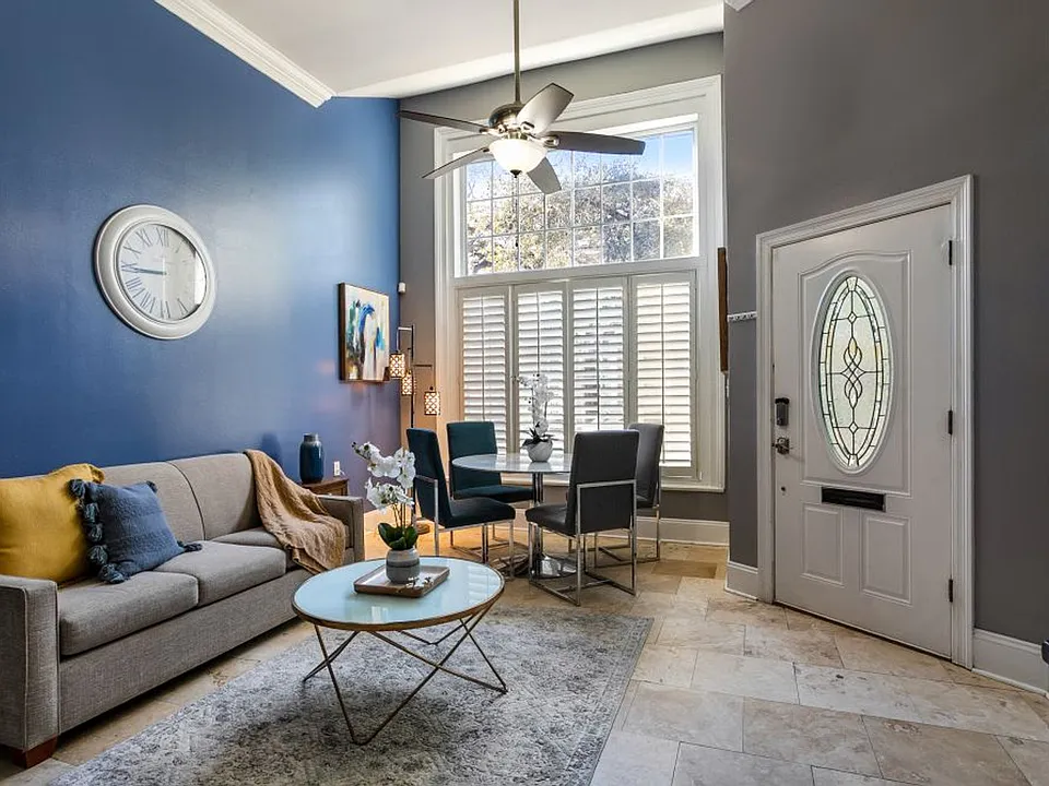 1208 Carondelet St #ID1267151P