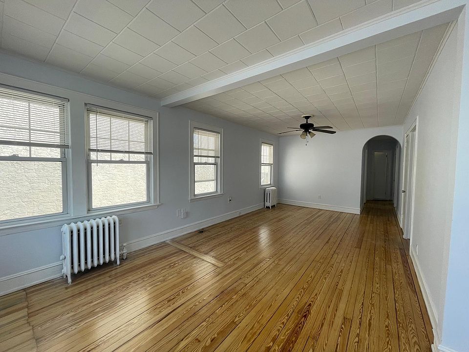 1st image of 104 Illinois Ave