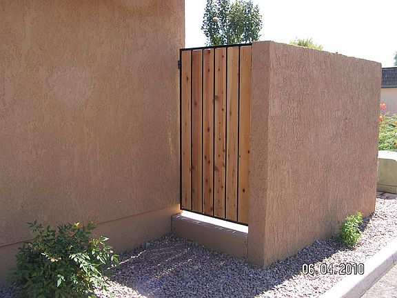 5th image of 821 S Hacienda Dr
