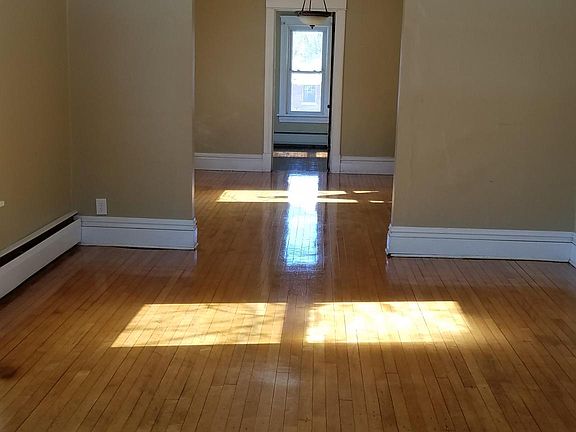 3rd image of 219 Washington St