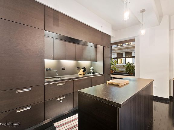 2nd image of 20 Pine St APT 813