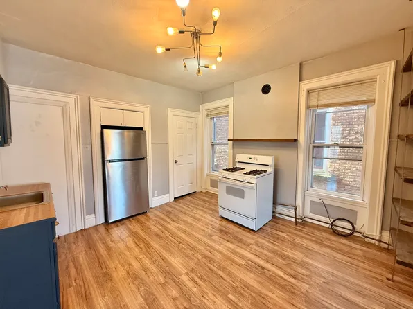 73 Saratoga Ave APT 3F, Waterford, NY 12188