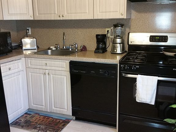 4th image of 64 Pierpont Pl