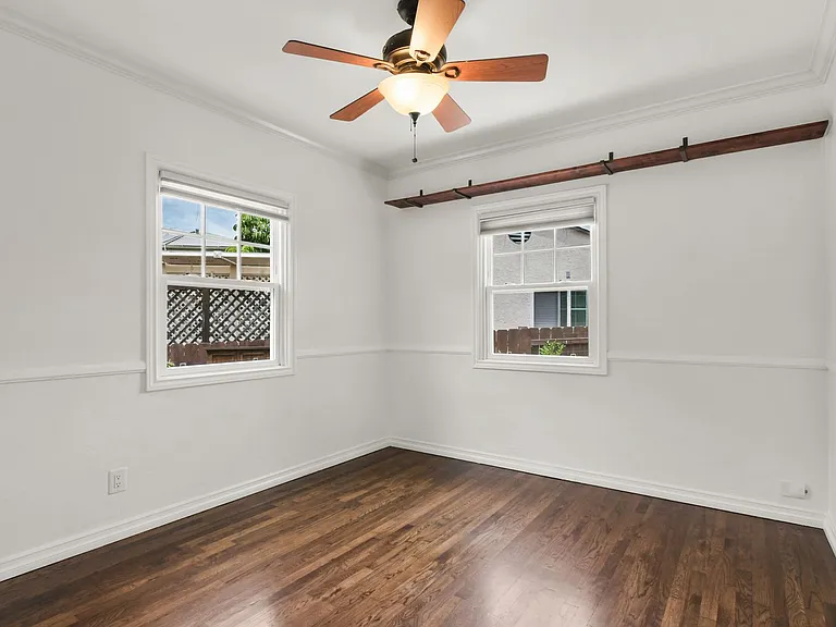 4740 W Mountain View Dr — Photo 25