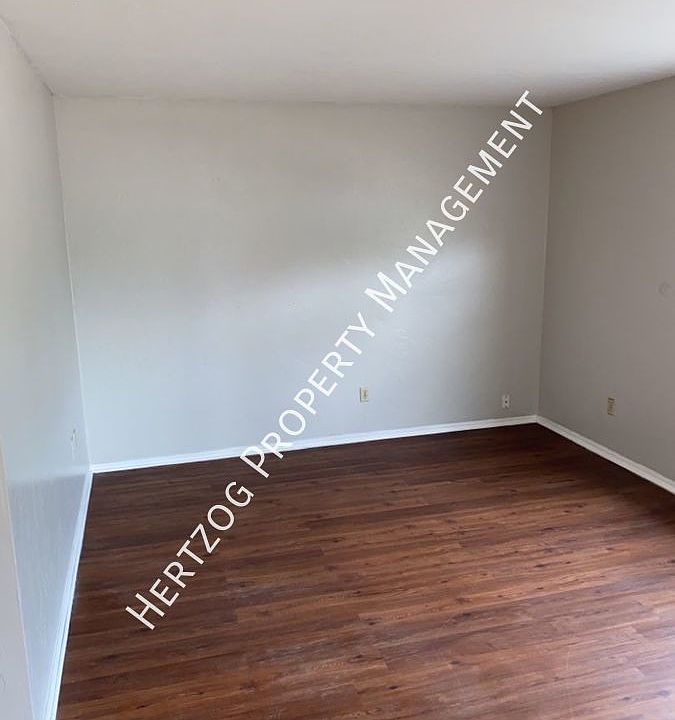 2nd image of 403 N Jenkins St APT 18