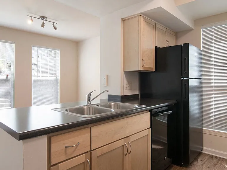 Crawford Square Apartments — Photo 10