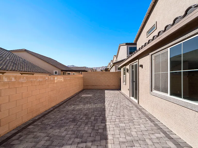 10949 Oregano Ave — Photo 31