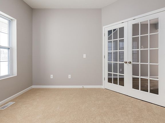 4th image of 3331 Doral St