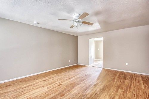 5th image of 7431 W Sells Dr