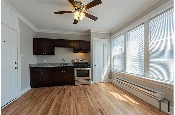 Photo 2 of 7 - 7417 S Colfax Ave #1B - Chicago, IL Building Photo - 7417 S Colfax Ave #1B