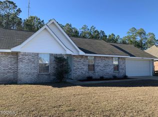 2205 Paula Cir, Ocean Springs, MS 39564