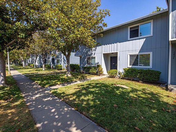 4th image of 1428 Newhall Parkway