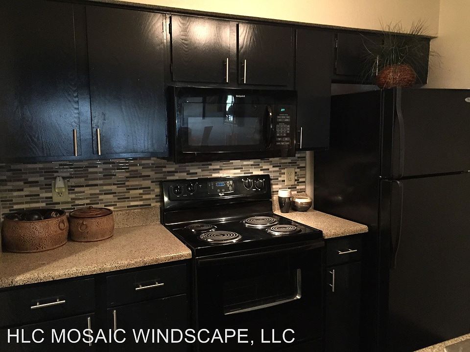 2nd image of 3101 Parham Dr APT 121