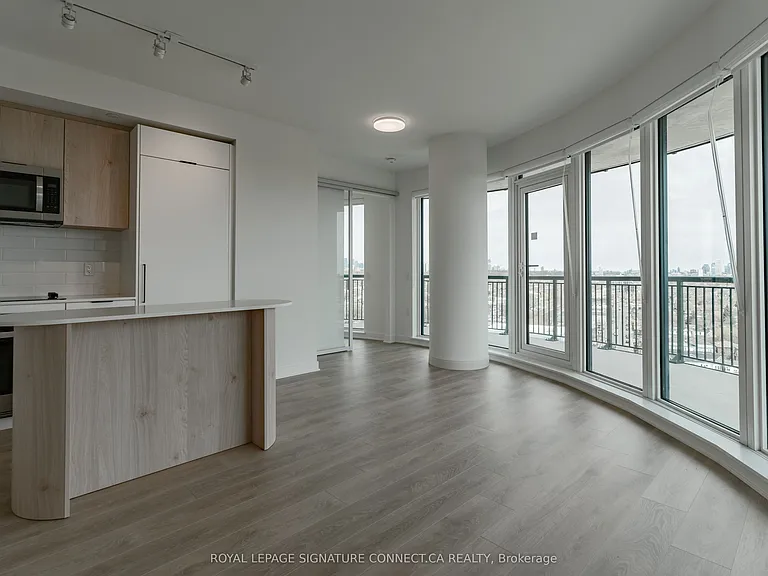 1185 Dupont St #1307 — Photo 8