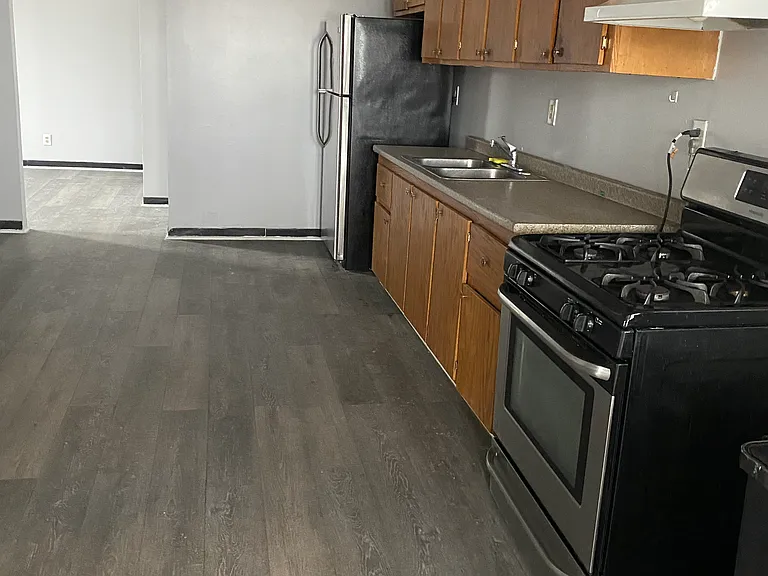 1070 E Main St #1 — Photo 1