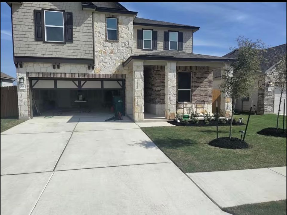 2nd image of 121 W Point Way