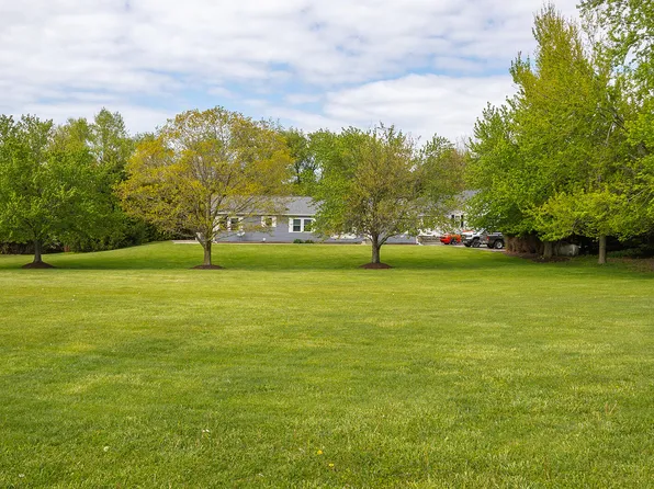 5251 Spring Creek Rd, Three Oaks, MI 49128