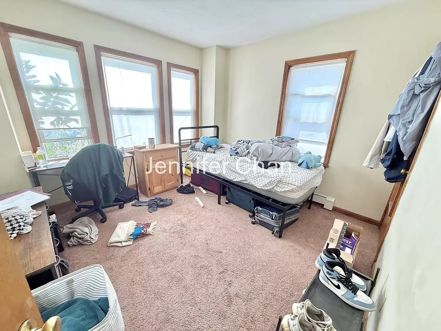 3 bed, 900 sqft, $3,300 — Photo 3