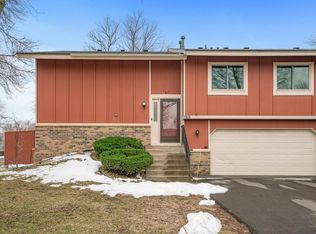 7825 Yucca Ln N, Maple Grove, MN 55311