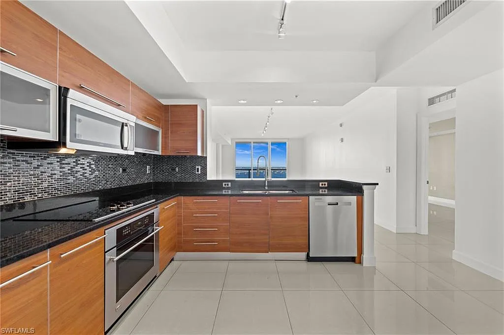 2 bed, 2.0 bath, 1512 sqft, $1,850 — Photo 4