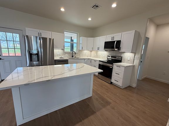 5th image of 2098 Kaylee Rd