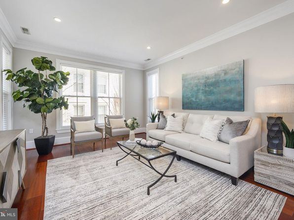 910 Powhatan St UNIT 204S