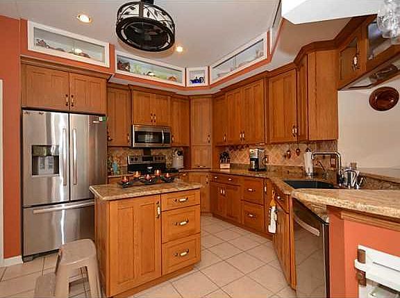 2nd image of 1601 SW Harbour Isles Cir